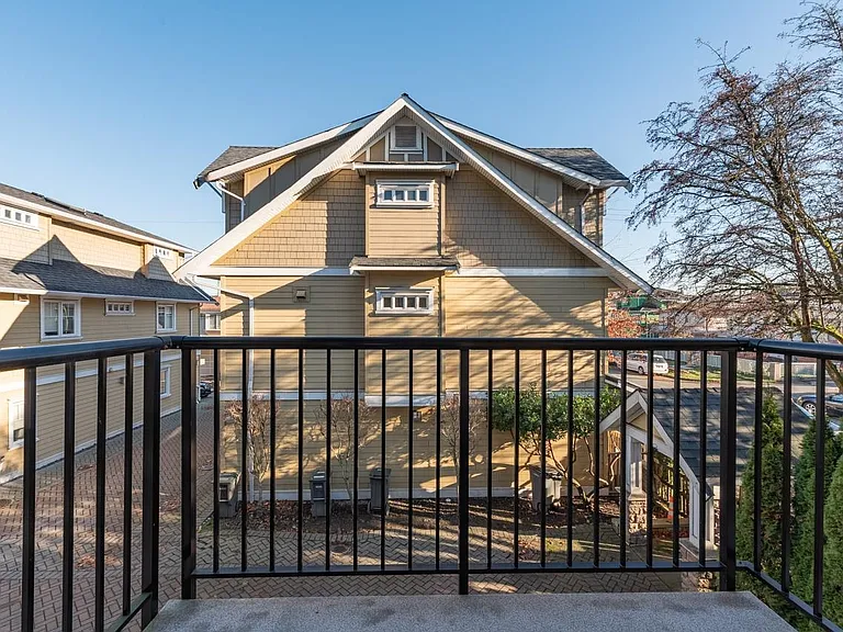 4398 Knight St — Photo 10