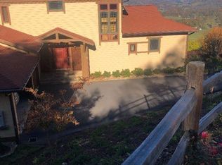 29 Morning Mist Ln, Waynesville, NC 28785