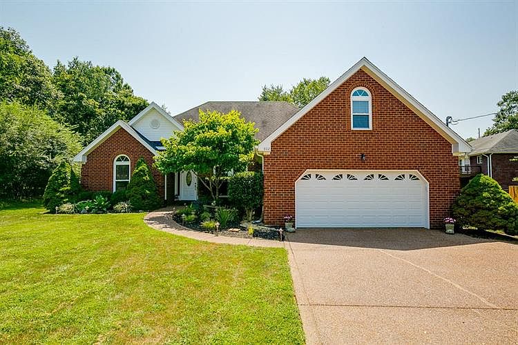 1st image of 802 Bromley Ct