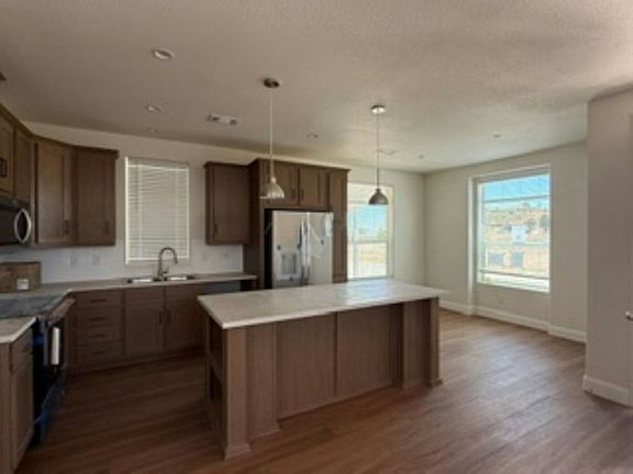 3rd image of 11976 E Stewert Dr #107