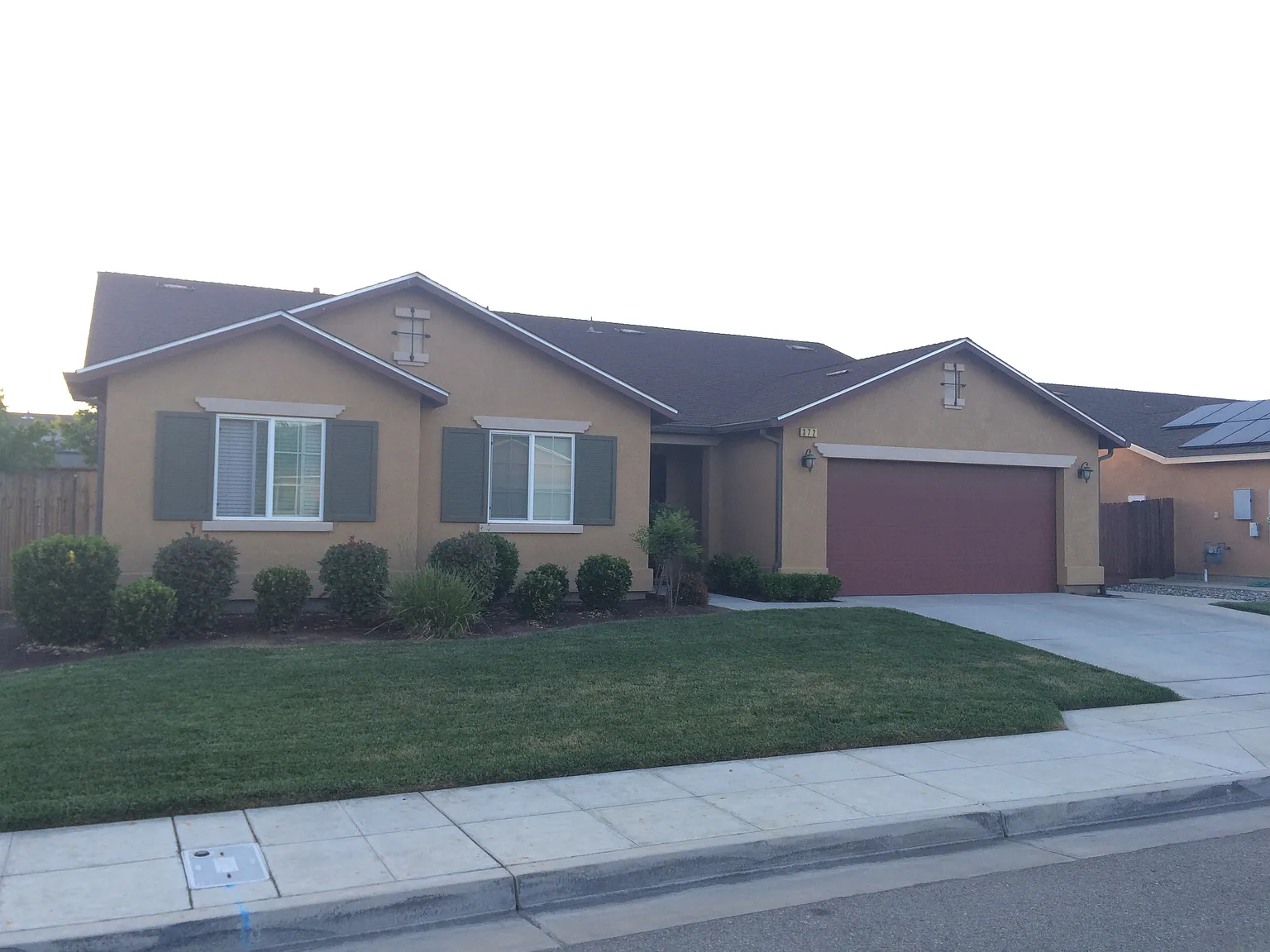 372 S Ezie Ave photo 1