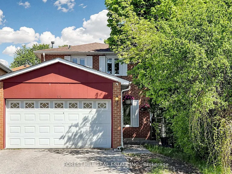44 Lund St N #MAIN SECOND — Photo 2