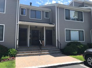 284 Melody Ln, Fairfield, CT 06824