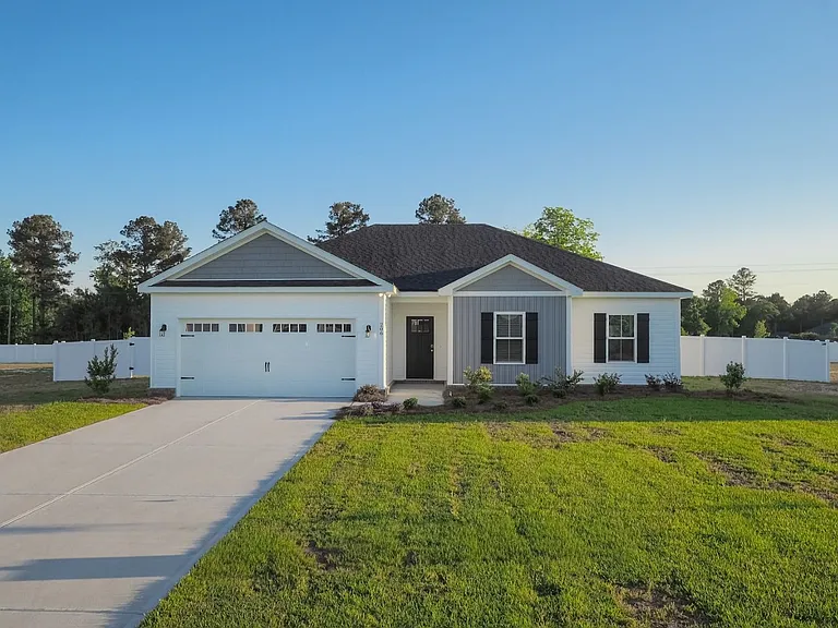 206 Aunt Bee Blvd — Photo 1