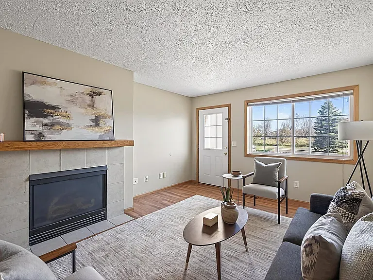 3 bed, 2.5 bath, 1472 sqft, $1,950 — Photo 4