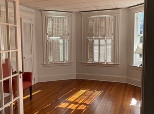 154 Raymond Rd, West Hartford, CT 06107