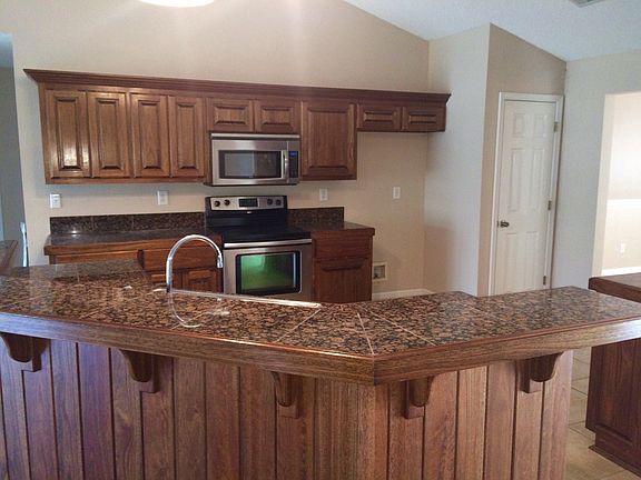2nd image of 3121 Shadow Wood Dr