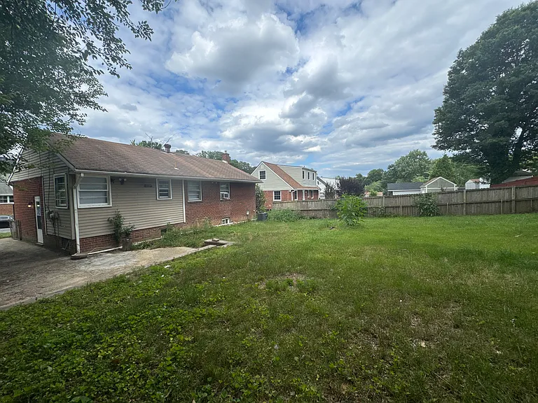 6445 Fairborn Ter — Photo 14