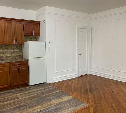 3rd image of 8555 118th St APT 3B