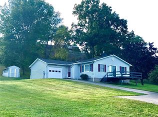 6555 Ann Lee Dr, North Rose, NY 14516