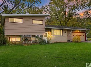 1711 Beechnut Dr, Holiday Hills, IL 60051