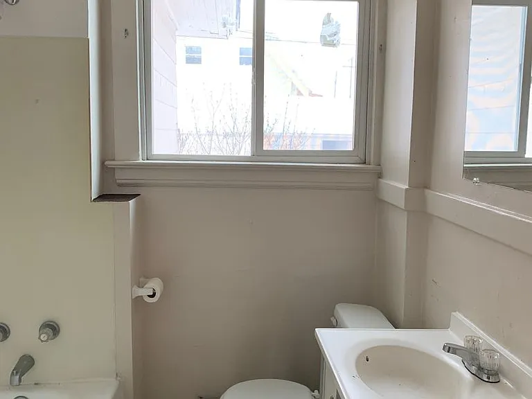 5028 N Nelson St — Photo 6
