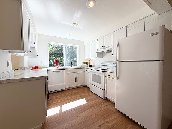 5th image of 5117 9th Ave NE