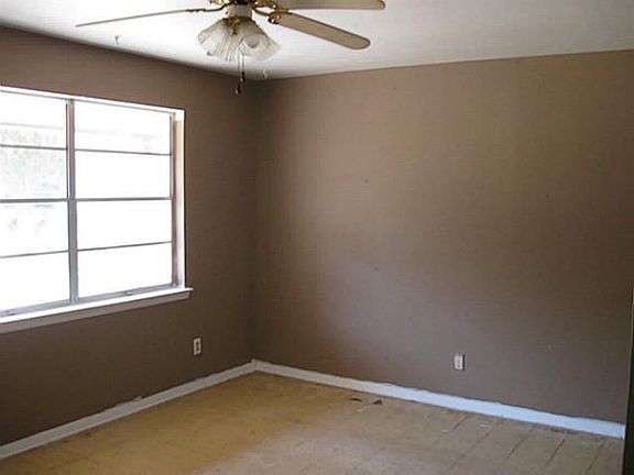 4th image of 422 Vivion St