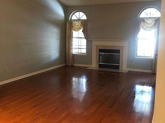 4th image of 3840 Landridge Dr