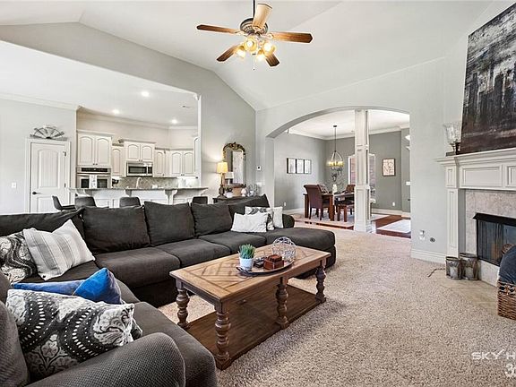 5th image of 2504 SW Joshua Ave