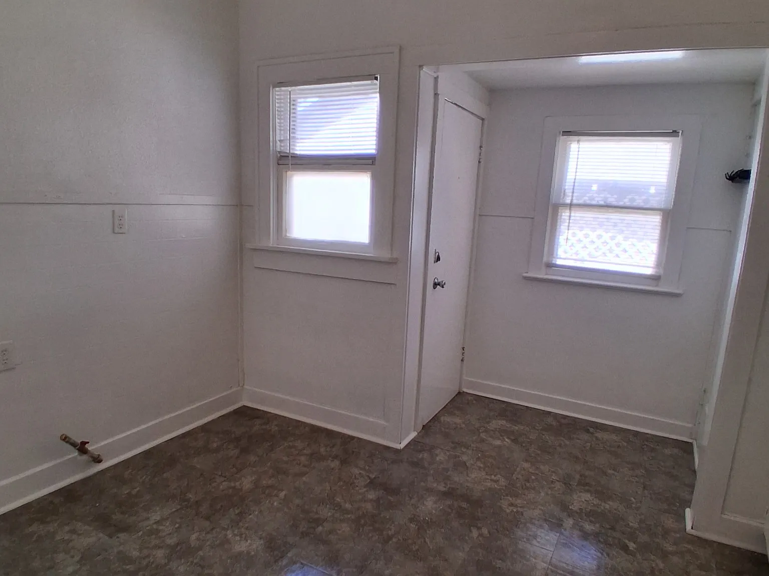 707 Baylor St - A — Photo 3