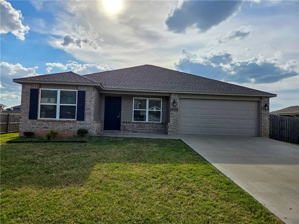 2809 Bauer St, Pea Ridge, AR 72751