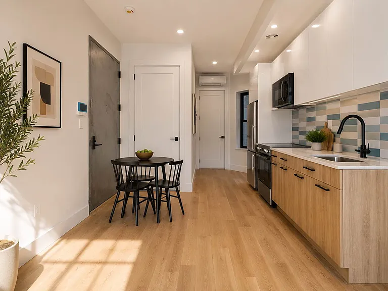 2553 Bedford Ave #1B — Photo 1