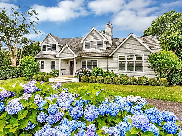 31 Highland Rd — Photo 1
