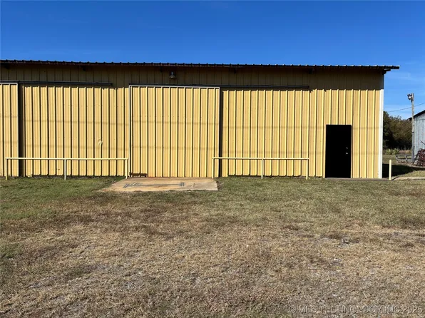 12031 Oktaha Rd, Oktaha, OK 74450