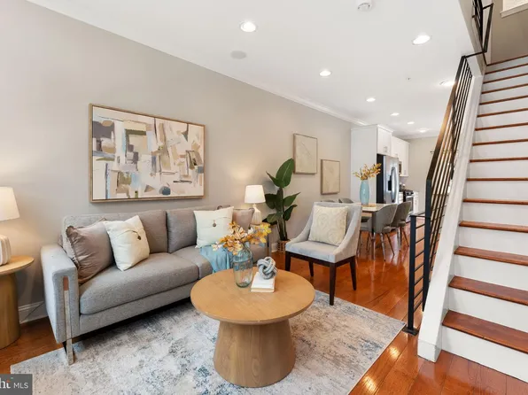 2226 Cross St, Philadelphia, PA 19146
