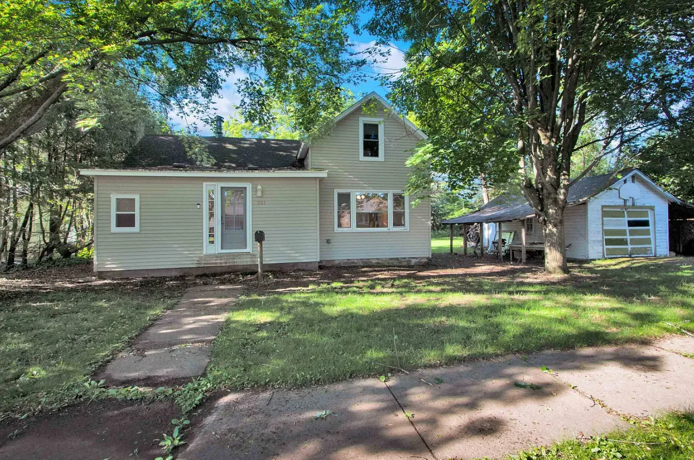 3 bed, 1168 sqft, $1,250 — Photo 1