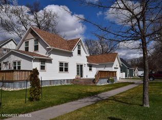 222 11th St S, Moorhead, MN 56560