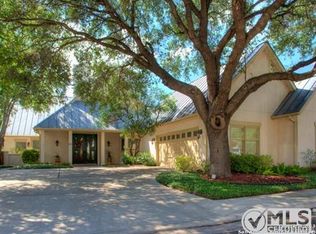 68 Granburg Cir, San Antonio, TX 78218
