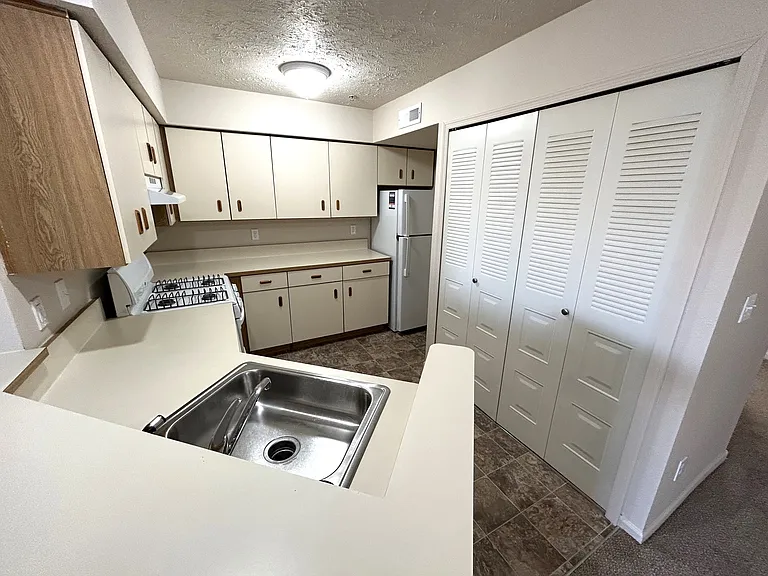 Heatherwood Apartments — Photo 43