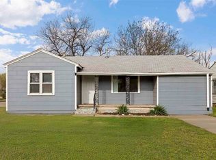 128 S Ash St, Ponca City, OK 74601
