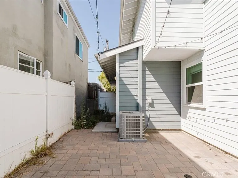 1909 Gardena Ave — Photo 15
