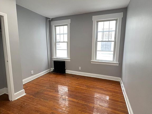 4th image of 77 Harrison Ave #3L