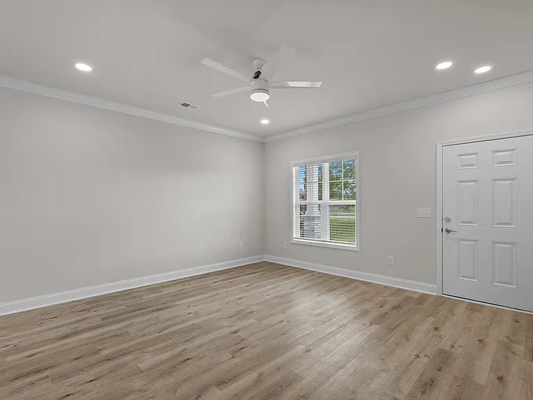 801 Maxine Ct #D — Photo 4