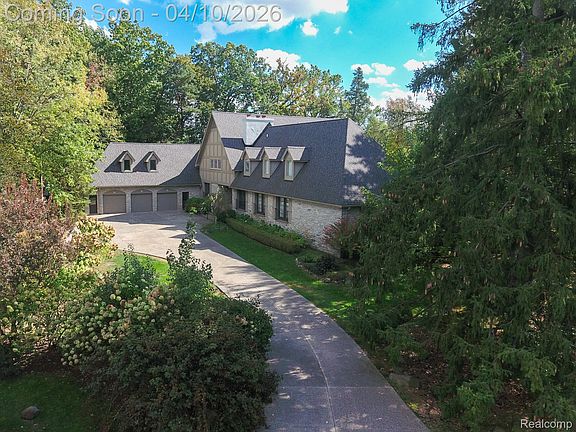 4th image of 320 Cranbrook Ct