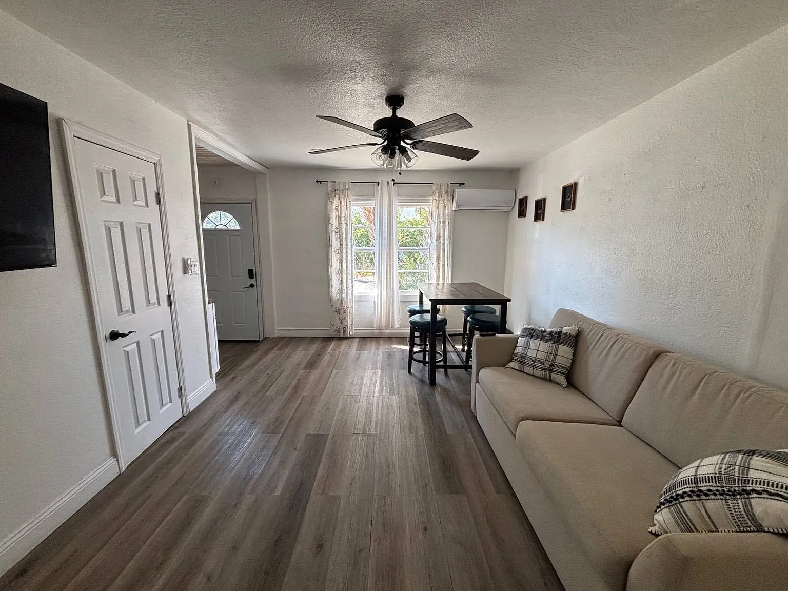 2 bed, 1.0 bath, $1,750 — Photo 4