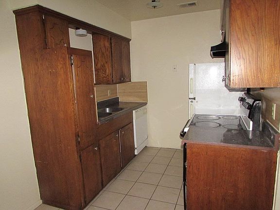 3rd image of 1316 Willow Wood Ct