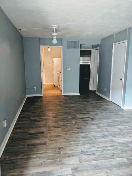 Entering unit, living area