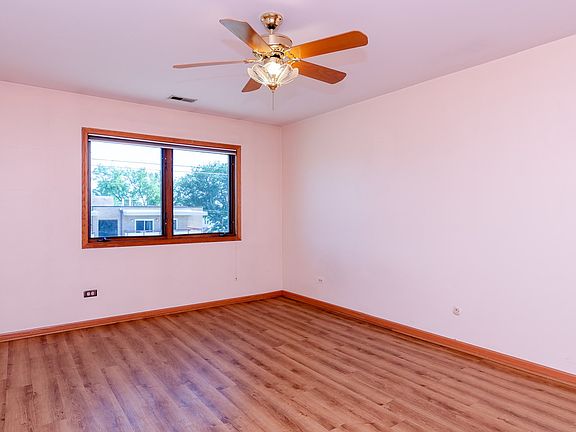 2nd image of 3845 Gunderson Ave APT 11