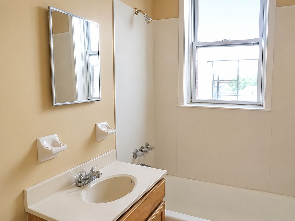 2nd image of 254 Mount Prospect Ave APT 403