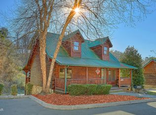 1614 Little Cabin Loop, Pigeon Forge, TN 37862