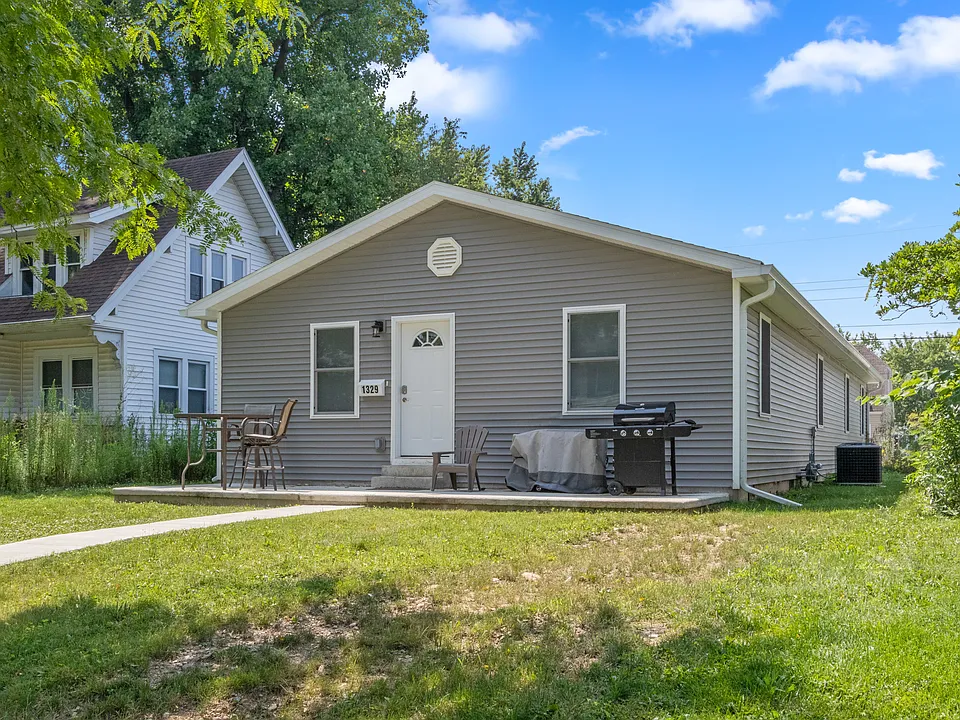 1329 W North St
