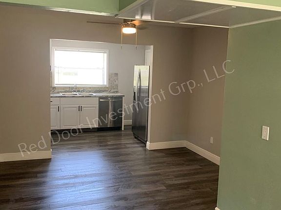 5th image of 320 W Howry Ave #1