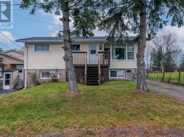 14 Shaw St #1, Kingston, ON K7K 4Y4