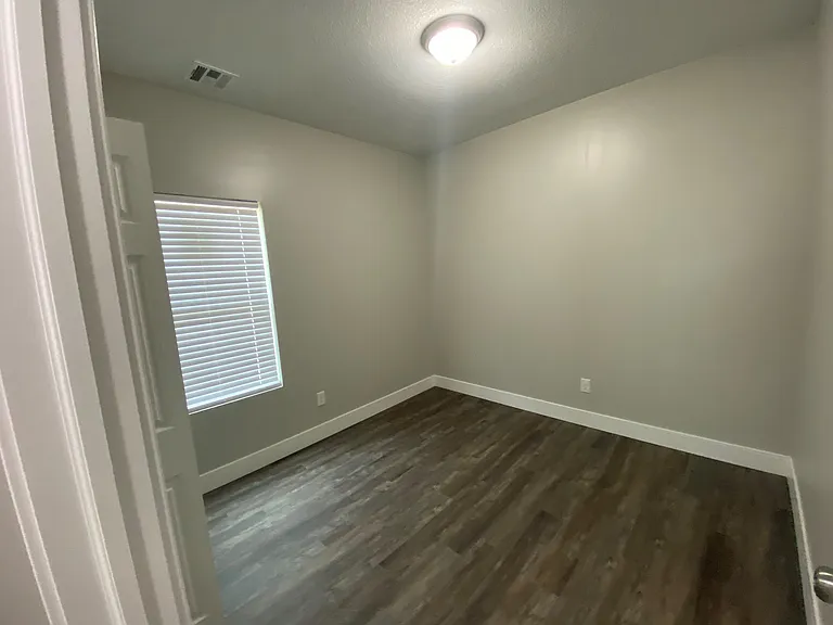 209 Reyer St — Photo 6