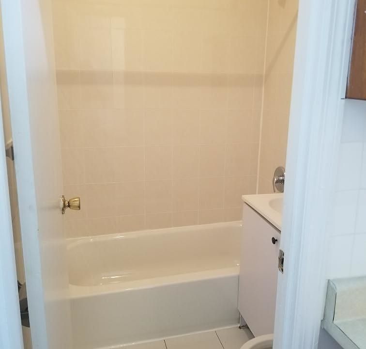 2nd image of 28 Covert St #Dd2