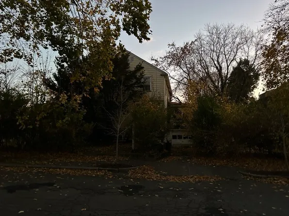 42 Lindbergh Ave, Newton, MA 02465