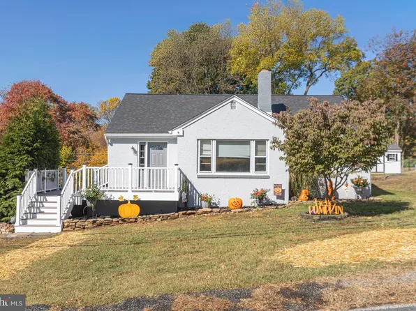 1509 Sommers Ln, Aston, PA 19014