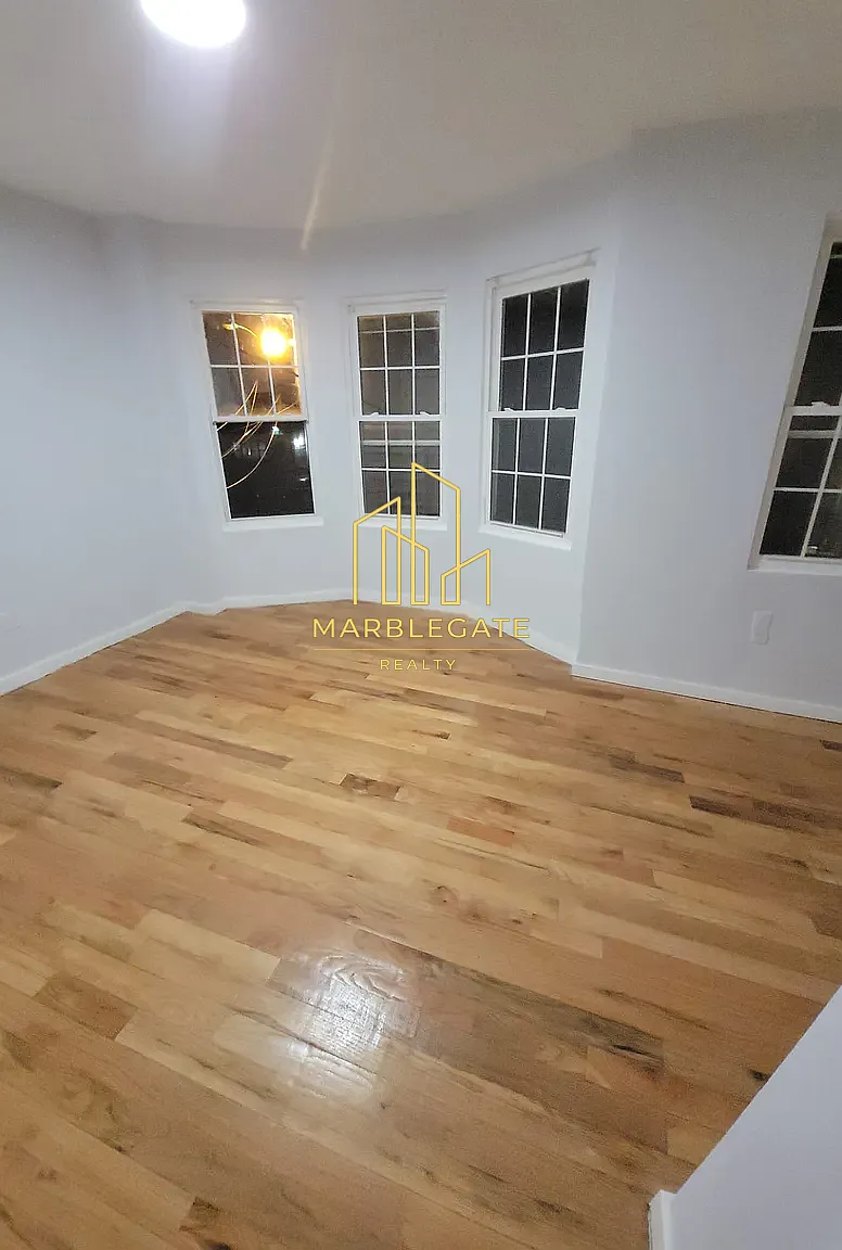 3 bed, 1050 sqft, $2,000 — Photo 4