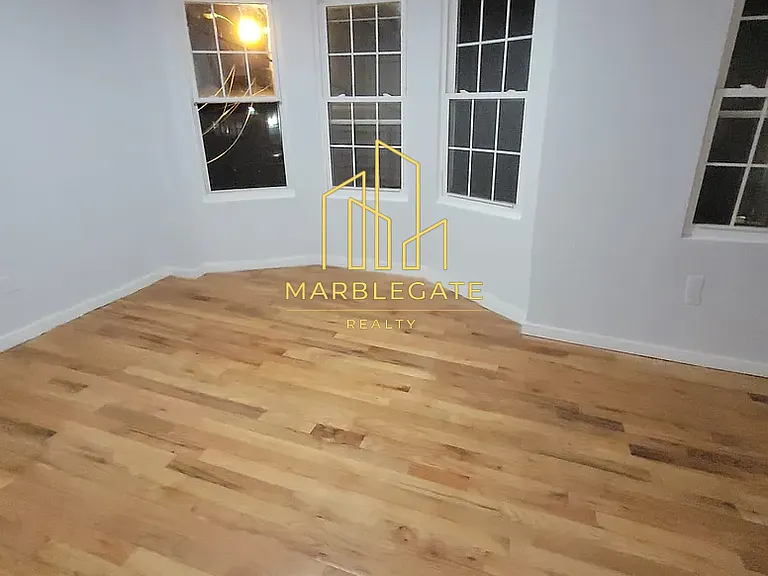 379 S 20th St #22R — Photo 4